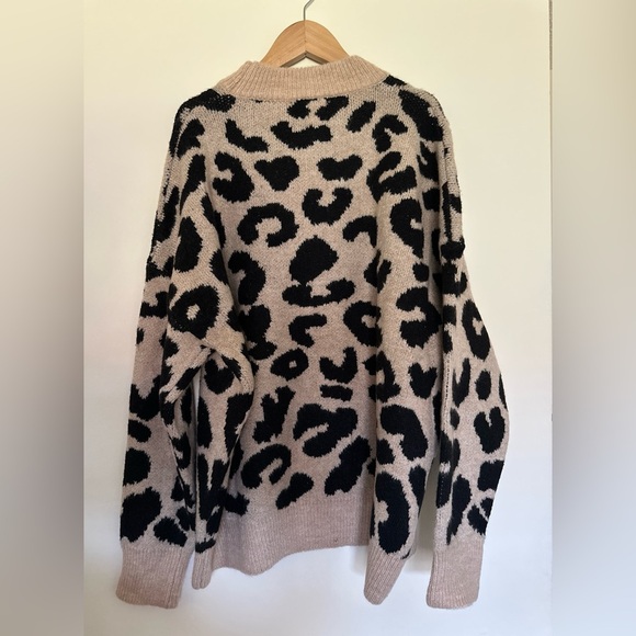Adora | Sweater Womens | Sz Small | Leopard Print | Fall - Picture 2 of 5